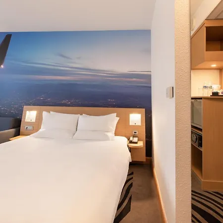 Отель Novotel